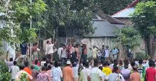 করিমগঞ্জে বরযাত্রীর গাড়ি আটকে ‘মিষ্টির টাকা’ দাবি; সংঘর্ষে বরসহ অন্তত অর্ধশতাধিক আহত